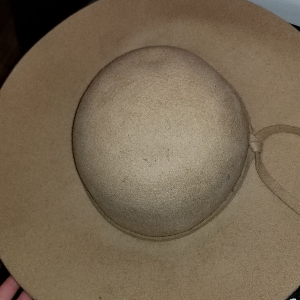 100% Wool hat - Picture 2 of 3